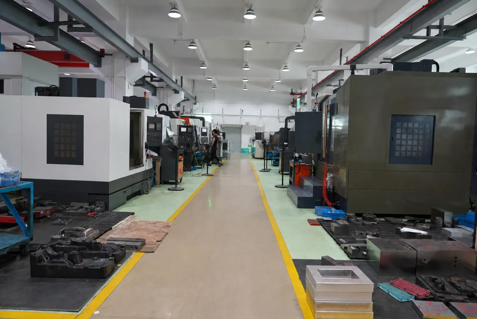 CNC mold machining area at Tec-Shine